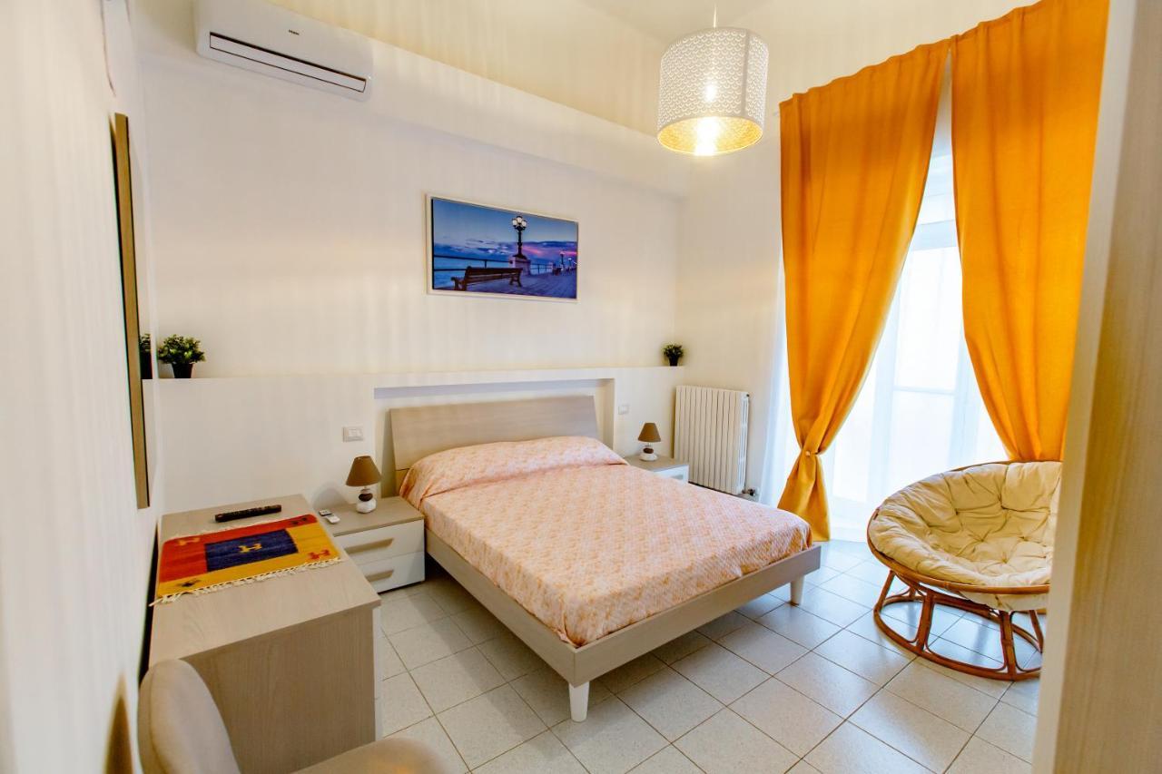 Antonella Home B&B Bari Bagian luar foto