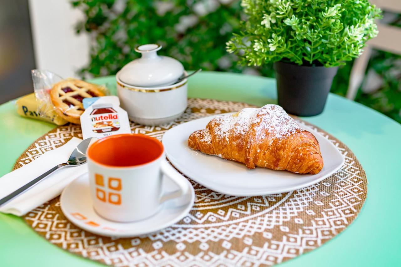 Antonella Home B&B Bari Bagian luar foto