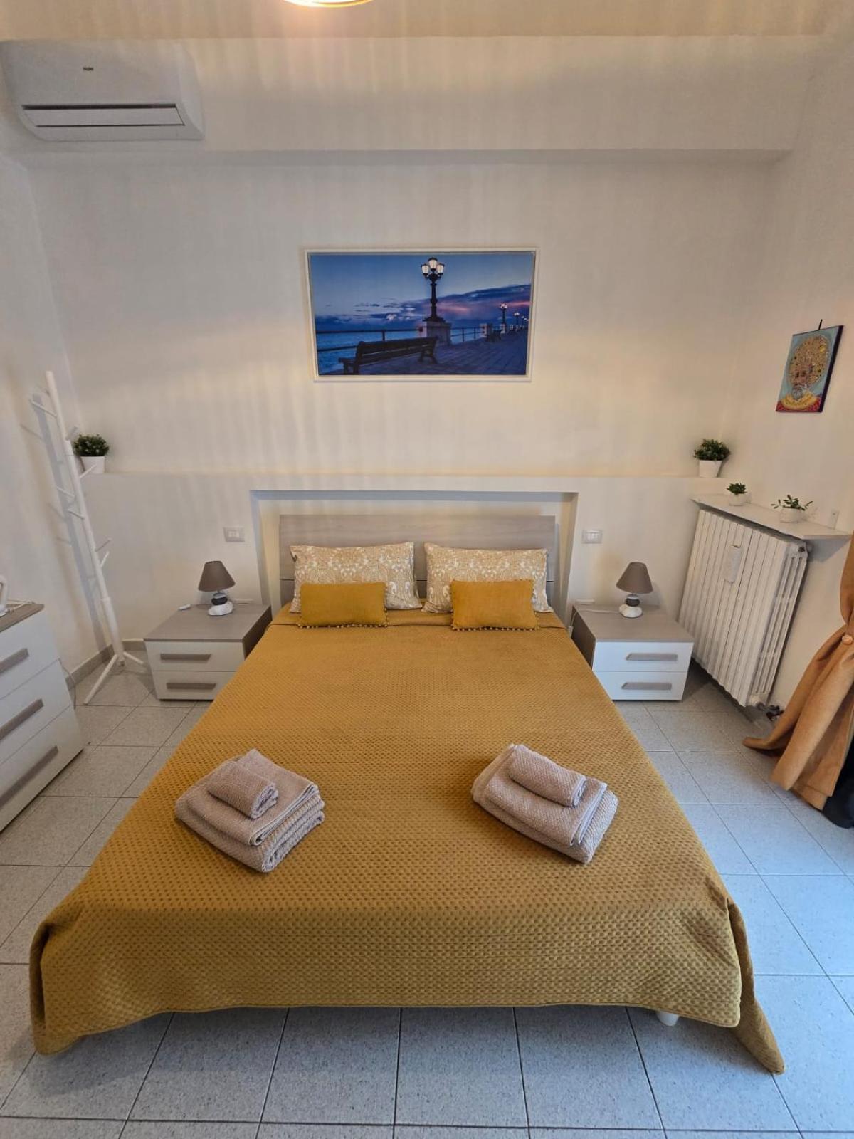 Antonella Home B&B Bari Bagian luar foto