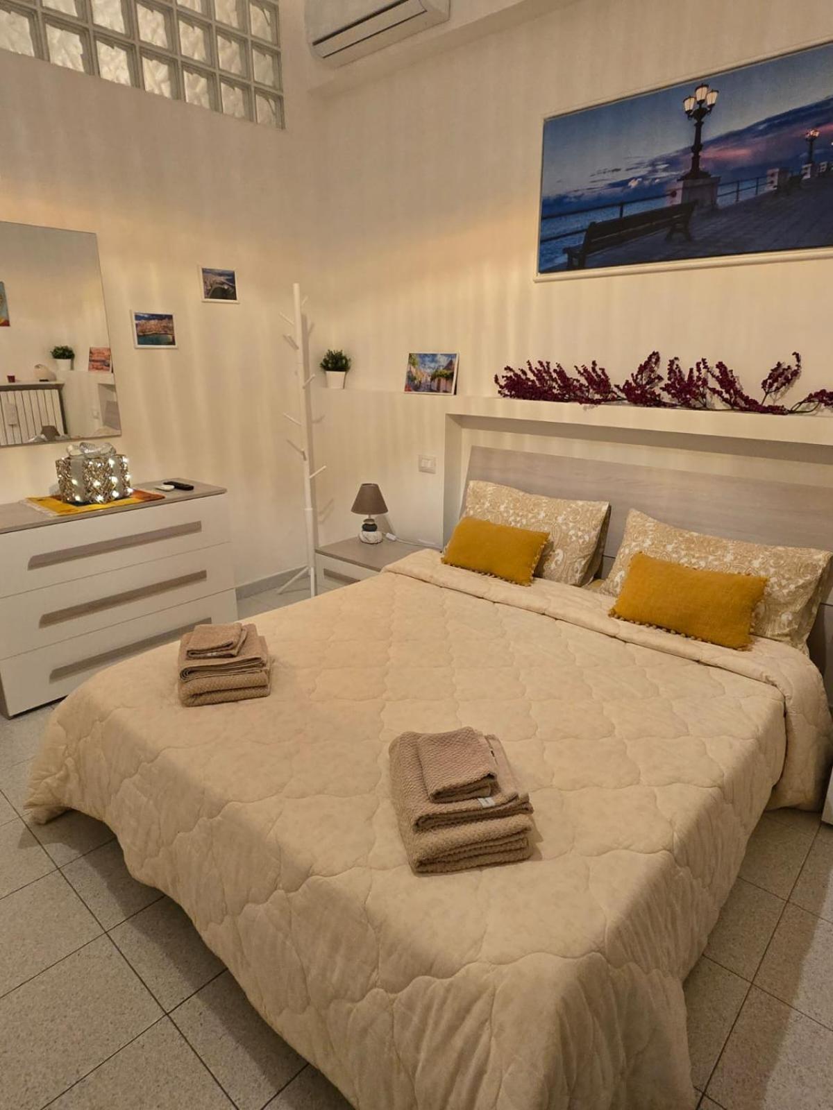 Antonella Home B&B Bari Bagian luar foto